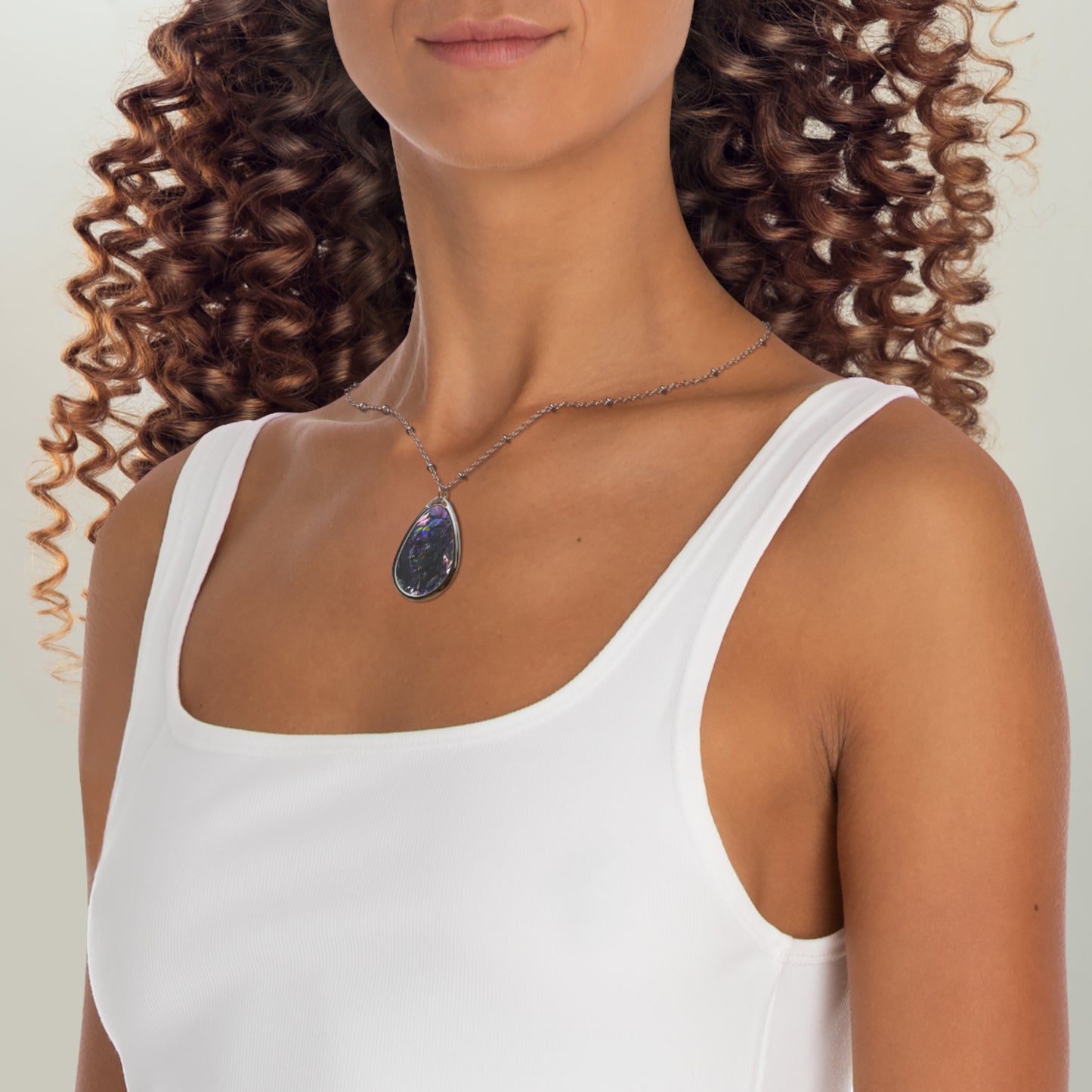 Merial Cosmos Oval Necklace